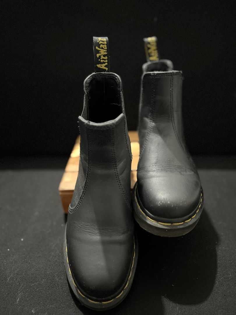 2976 Smooth Leather Chelsea Boots| Dr. Martens (Category: Boots) located in Baguio. Submitted by faith.finds (Listing ID 1470363630, Image 3). Description: ✨ Authentic Dr. Martens style 🖤 Classic black leather 👢 Easy slip-on Chelease boot design 📌 With minor scratches on the front, as shown in the pictures. Price is VERY NEGOTIABLE. 📨 Message us now! .