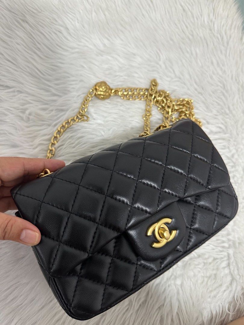 2 ways sling bag (Category: Cross-body Bags) located in Antipolo. Submitted by jlonline_1207 (Listing ID 1470390962, Image 2). Description: Coded Actual pic na po Rfs need funds gor tuition of my son.