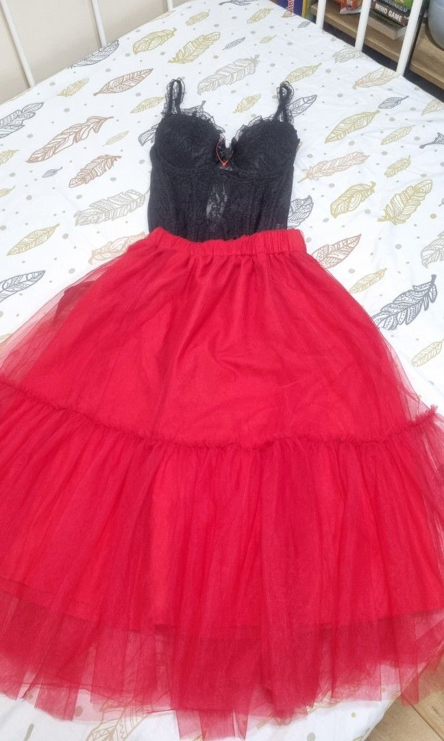2pc Corset and tulle skirt (Category: Sets or Coordinates) located in Santa Rosa. Submitted by ronalyn0321 (Listing ID 1470555760, Image 1). Description: In excellent condition Fits medium frame Bust size 34 Cup B Skirt garterize Shipping services j&t or book your lalamove rider.