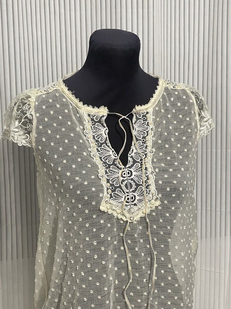 3 Concept Dainty Beaded Sheer Top (Category: Blouses) located in Tuguegarao City. Submitted by ziggerryy (Listing ID 1470521282, Image 3). Description: Fave😍 No flaws. No holes. Super Dainty & Classy lang Need inner kasi see through S-M ‼️LAST PRICE POSTED‼️ .