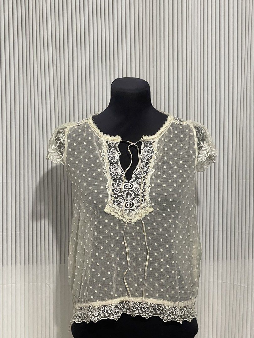 3 Concept Dainty Beaded Sheer Top (Category: Blouses) located in Tuguegarao City. Submitted by ziggerryy (Listing ID 1470521282, Image 2). Description: Fave😍 No flaws. No holes. Super Dainty & Classy lang Need inner kasi see through S-M ‼️LAST PRICE POSTED‼️ .