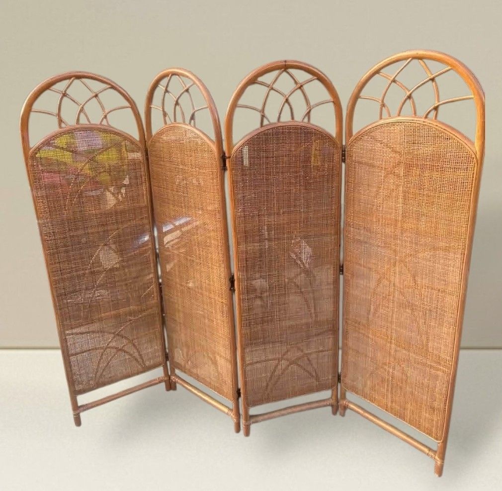 4 Panel Rattan Divider Partition Wall (Category: Wall Decor) located in Quezon City. Submitted by dannikkishoppe2 (Listing ID 1470553928, Image 1). Description: 4 Panel Rattan Divider Partition Wall‼️₱4800‼️ L58 H56 inches Please manage your expectations as there might be minimal flaws. Color may vary due to lighting, it may appear darker or lighter in person. Check photos first before buying. Please refrain from purchasing if you are particular 