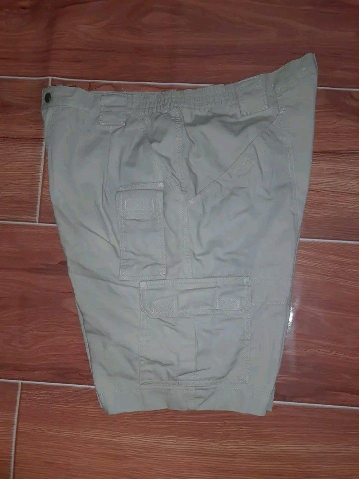 5.11 TACTICAL MEN'S CARGO SHORT (Category: Shorts) located in Mandaue City. Submitted by indayftjesiediva (Listing ID 1470445391, Image 2). Description: 5.11 TACTICAL MEN'S CARGO SHORT WAISTLINE 36 LENGHT 21 LIKE NEW CONDITION MINE 1K PLUS SF ONLY 🔥 DM IF INTERESTED 📩.