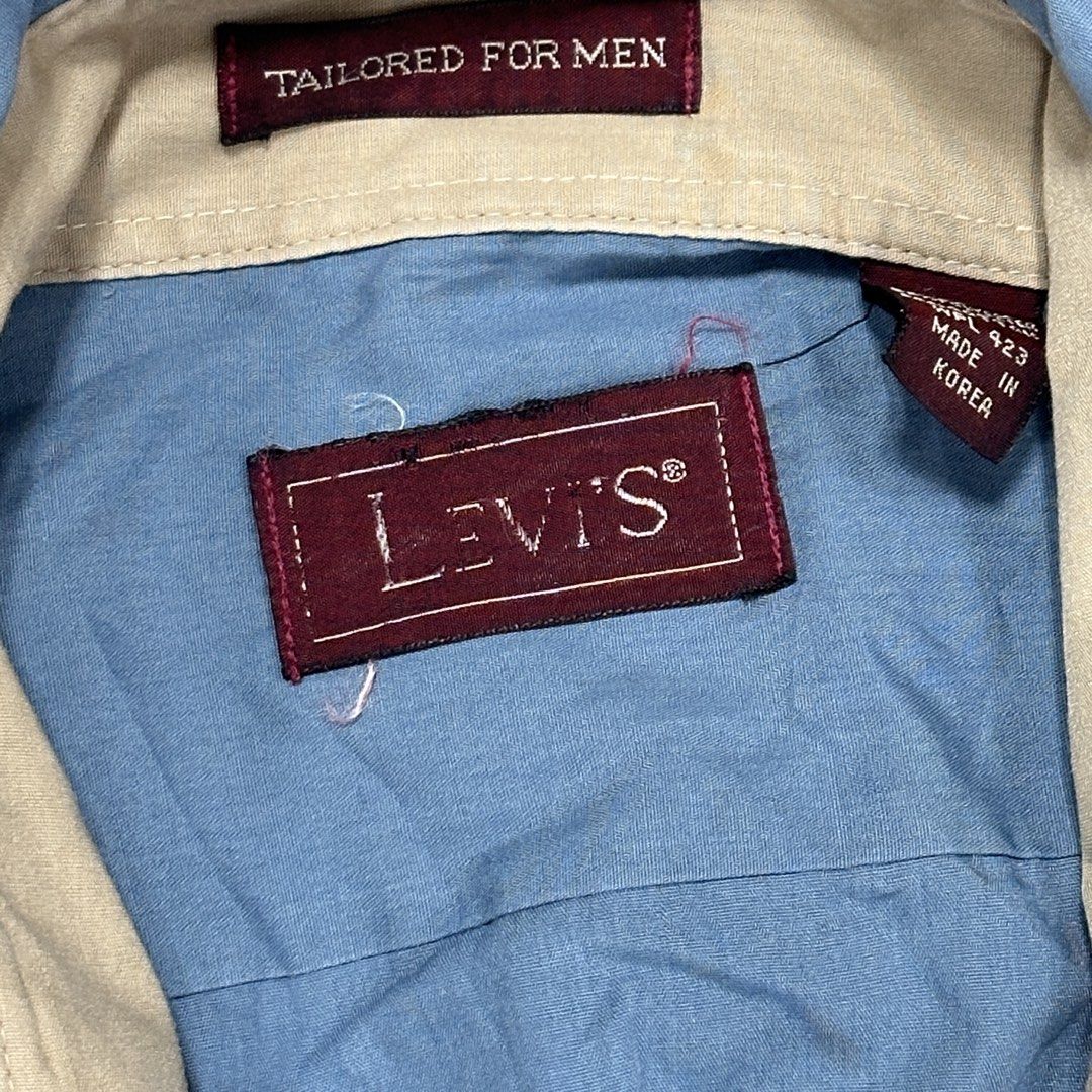Vintage 80s Levis Button Up (Category: Formal Shirts) located in Manila. Submitted by josh_4386 (Listing ID 1470383015, Image 2). Description: 80s Levis Button Up. Size: L Measurements: W: 22 L: 30 ₱900.