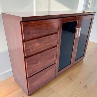 (Category: ) located in . Submitted by ilovecuratedfurnitures (Listing ID 1470545291, Image 1). Description: .