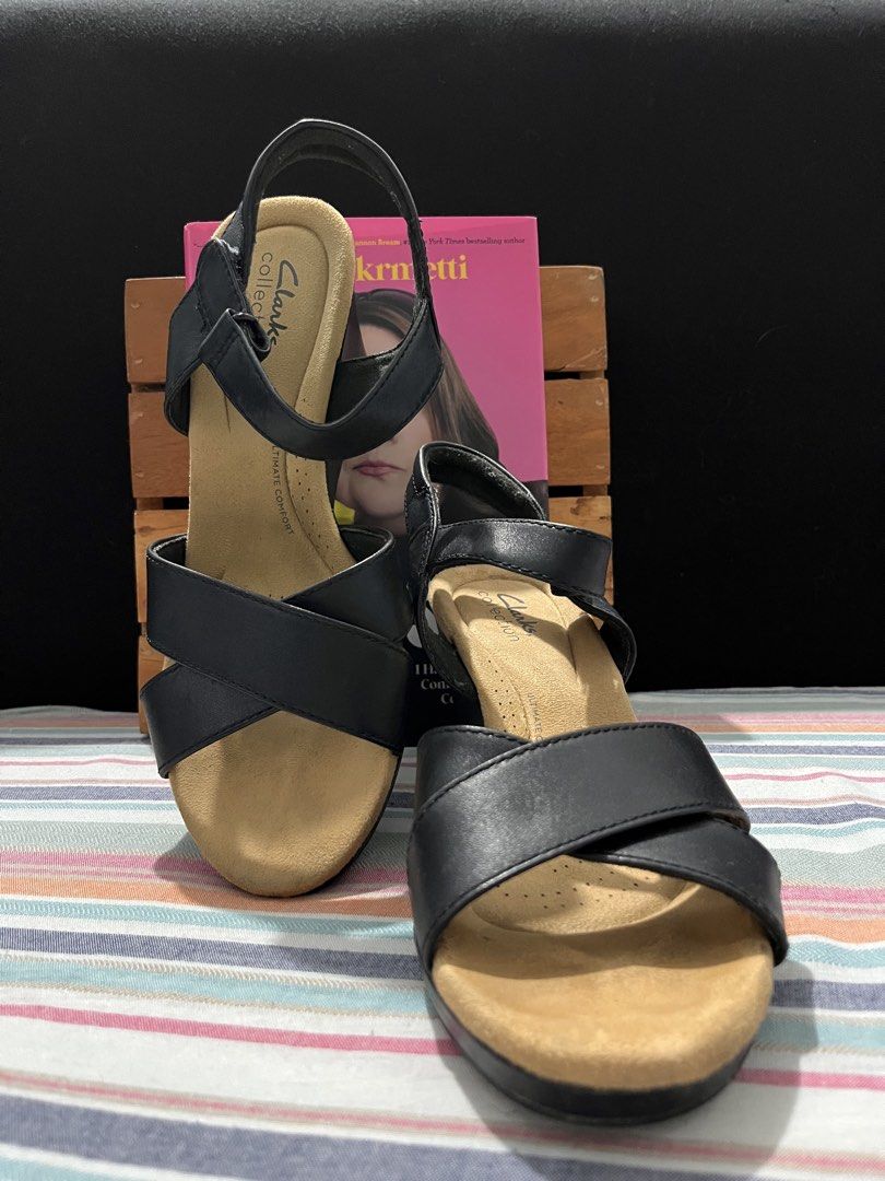 🖤 CLARKS COLLECTION| Black Sandals (Category: Sandals) located in Baguio. Submitted by faith.finds (Listing ID 1470370124, Image 3). Description: Brand: Clarks Collection 📌 Pre-loved item. Please check photos for actual condition. 💛 Used once .