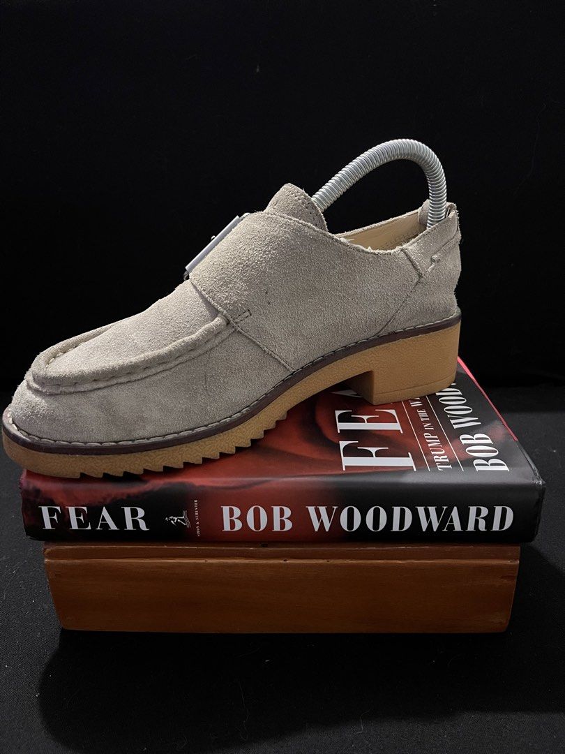 🤎 Clarks Eden Mid Monk | Sand Suede (Category: Loafers) located in Baguio. Submitted by faith.finds (Listing ID 1470368345, Image 3). Description: Brand: Clarks Style: Eden Mid Monk Material Appearance: Suede Size: UK 5| US 7.5 | EU 38 📌 Pre.