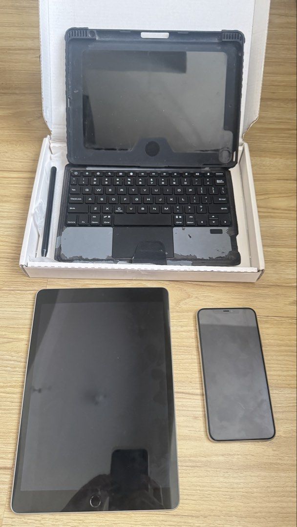 🍎 FS: Ipad 9th gen and Iphone 11 pro max Bundle (Category: iPad) located in Manila. Submitted by blackiesells (Listing ID 1470436044, Image 1). Description: NEGOTIABLE Please read all details before messaging. Test all you want upon meetup. ✅ Bundle only. Not selling separately. Inclusions: • iPhone 11 Pro Max 256GB • 72% Battery Health • iPad 9th Gen 256GB (updated to iPadOS 18, still eligible for newer iPadOS updates) • Nillkin Detachable Keyb