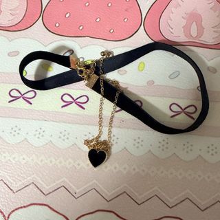 (Category: ) located in . Submitted by CherryBerryCloset (Listing ID 1470471005, Image 1). Description: .