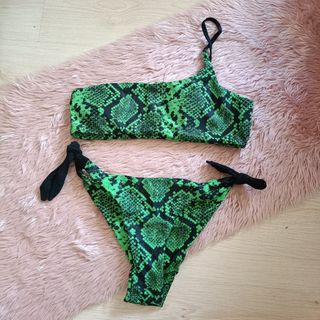 (Category: ) located in . Submitted by Miss_Chuch0521 (Listing ID 1470365715, Image 1). Description: .