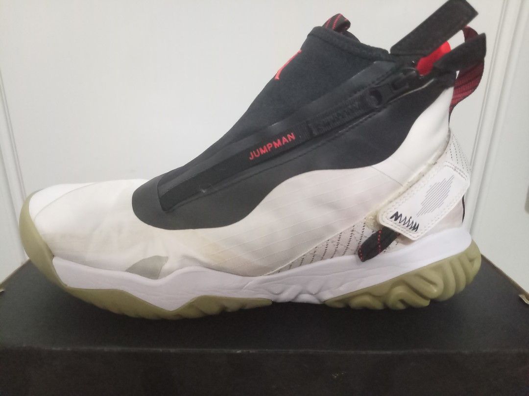 🔥 NIKE AIR JORDAN PROTO-REACT Z 🔥 (Category: Sneakers) located in Cavite. Submitted by petmail (Listing ID 1470515270, Image 3). Description: 🔥 NIKE AIR JORDAN PROTO-REACT Z 🔥 💯 CI3794-100 | ORIGINAL NIKE JORDAN 👟 Size US 10 / UK 9 / EU 44 ✨ Excellent Used Condition 📦 WITH ORIGINAL BOX! 🎨 White / Bright Crimson / Black 💰 SELLING PRICE: ₱5,000 Unique futuristic Jordan design — ideal for sneaker collectors and everyday streetwear. 📩 Messa