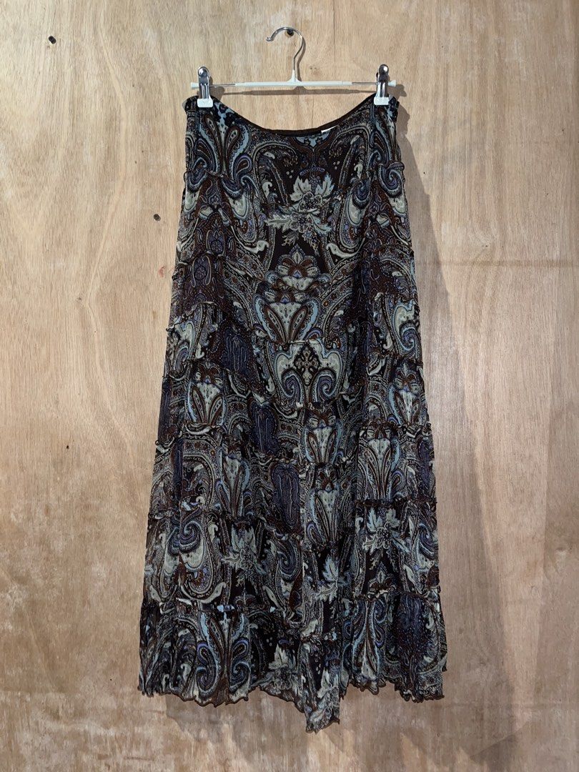 ♡ Paisley Tiered Maxi Skirt✨ (Category: Skirts) located in Lupon. Submitted by weilclstle (Listing ID 1470504681, Image 1). Description: °~ Size: W-29 inch, L-33 inch °~ Measurements are taken manually, so slight measurement variations may occur. 𐙚 ‧₊˚ ⋅ Seller’s Reminders ‧₊˚ ⋅ 𐙚 ~ payment first ~ manage your expectations as these clothes are thrifted ~shipping fee will be shoulder by the buyer ~ issues will be stated if there’s any °~ Can req