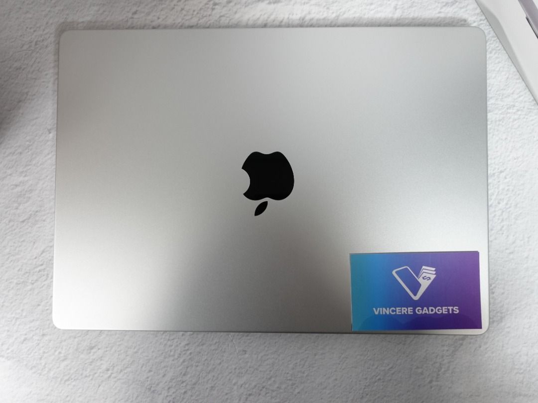 MacBook Pro 14-inch M5 16GB RAM 1TB STORAGE Silver + 🎁 FREE GIFTS 🎁 ...