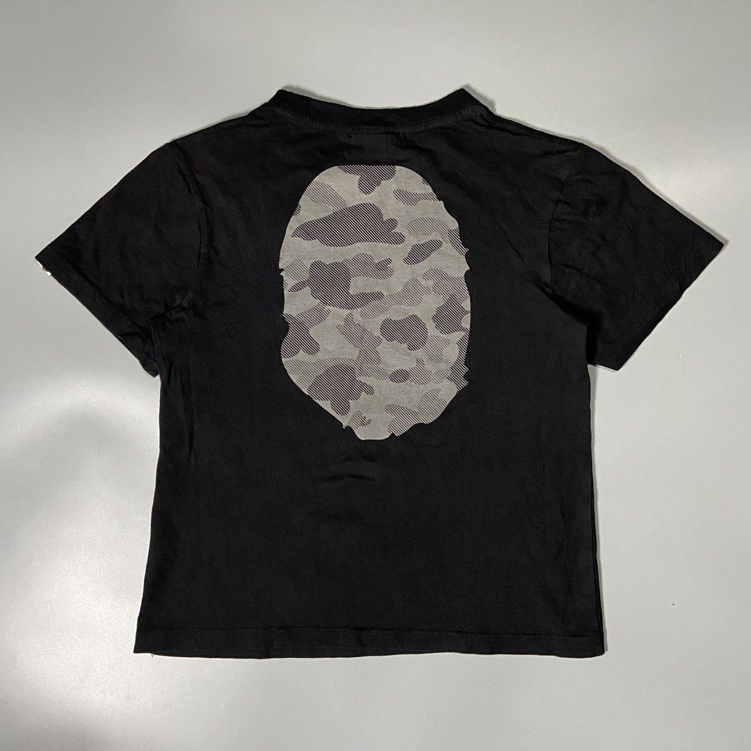 A Bathing Ape (BAPE) Big Ape Head Camo Tee (Category: Tshirts & Polo Shirts ) located in Taguig. Submitted by workwearheads (Listing ID 1470363971, Image 2). Description: ▪️Width: 18 ▪️Length: 21 ▪️Color Rate: 10/10 ▪️No issue ▪️Excellent Condition .