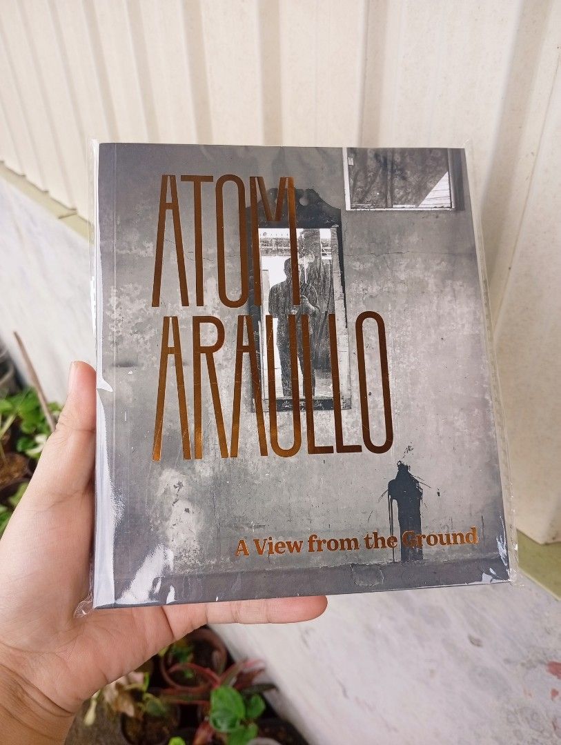 A VIEW FROM THE GROUND by Atom Araullo [Paperback/Glossy Pages] (Category: Storybooks) located in La Trinidad. Submitted by cla.rissa317 (Listing ID 1470503318, Image 1). Description: 🌻❣️A VIEW FROM THE GROUND by Atom Araullo🤗🌿 Brand New/Glossy Pages Premium Paperback 💸600php Actual photos posted Location: Benguet For Dropping (COP/GCash) 🍂Malcolm Square, Baguio 🍂Km5, Pico, La Trinidad ‼️No to rush dropping pls For Delivery (GCash/Maribank)