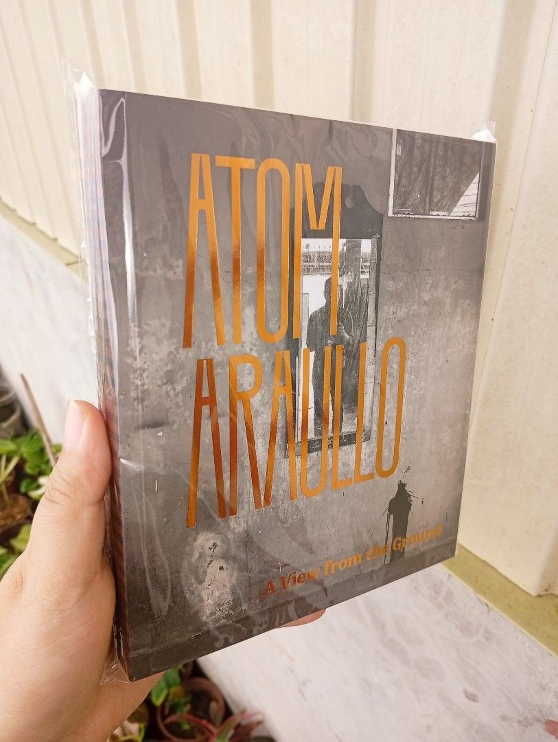 A VIEW FROM THE GROUND by Atom Araullo [Paperback/Glossy Pages] (Category: Storybooks) located in La Trinidad. Submitted by cla.rissa317 (Listing ID 1470503318, Image 2). Description: 🌻❣️A VIEW FROM THE GROUND by Atom Araullo🤗🌿 Brand New/Glossy Pages Premium Paperback 💸600php Actual photos posted Location: Benguet For Dropping (COP/GCash) 🍂Malcolm Square, Baguio 🍂Km5, Pico, La Trinidad ‼️No to rush dropping pls For Delivery (GCash/Maribank)