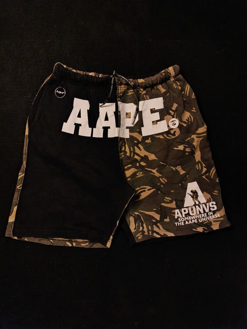 Aape Two Tone Camou Shorts (Category: Shorts) located in San Fernando. Submitted by retro_d (Listing ID 1470550035, Image 2). Description: - Aape Two Tone Camou Shorts - Size: W30-37/L-21.5/TH-14/LO-12 - Condition: Good - Color Rate: 9/10 - No issue.