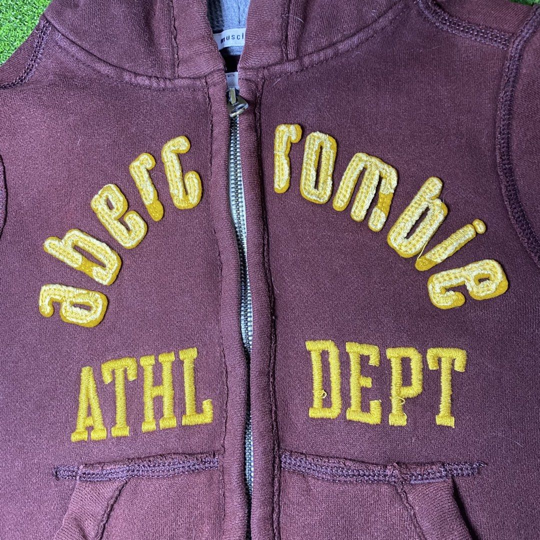 ABERCROMBIE (Category: Coats, Jackets and Outerwear) located in Zaragoza. Submitted by 9701026734 (Listing ID 1470504203, Image 3). Description: ABERCROMBIE ‎ size SMALL ‎dimes W17/L20 ‎condition GOOD ‎color rate 9.5/10 ‎issue NONE .