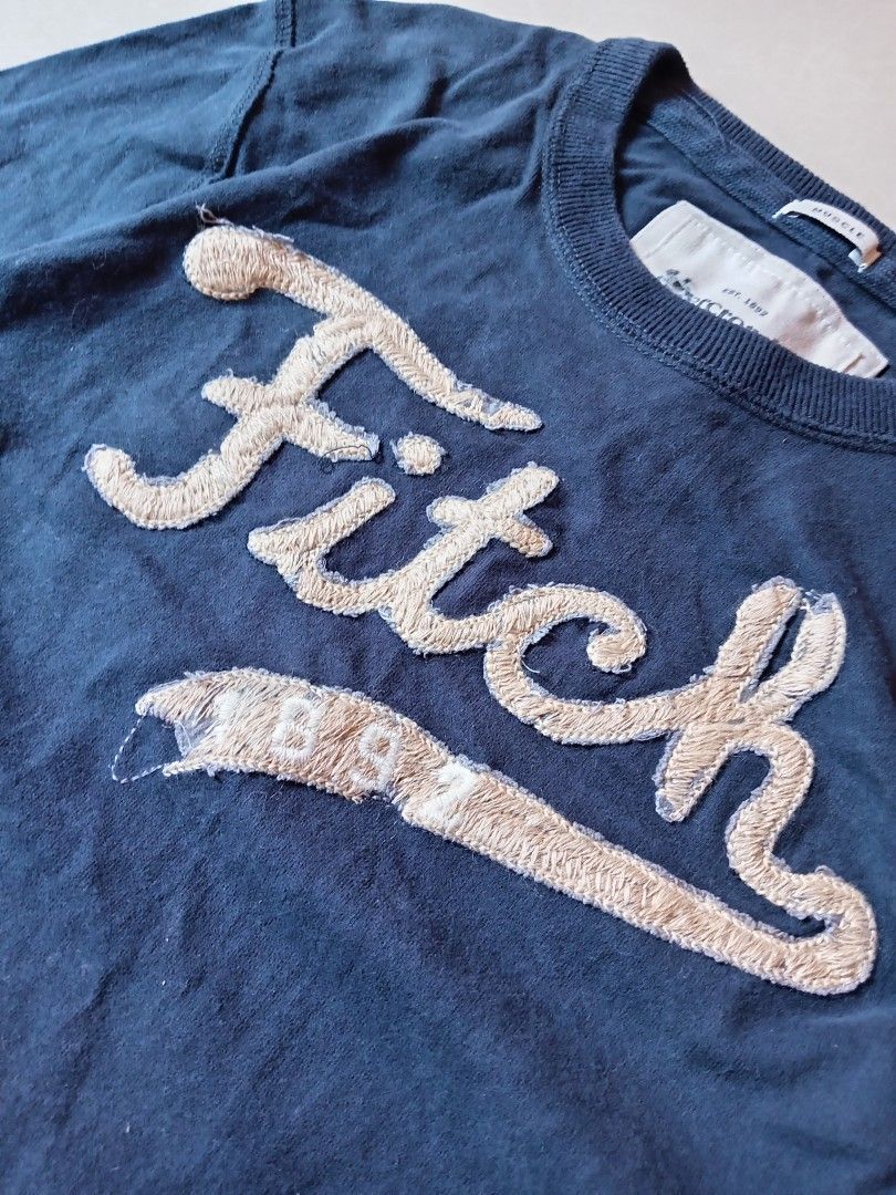 Abercrombie & Fitch LS (Category: Hoodies) located in Manila. Submitted by sonny2k (Listing ID 1470446412, Image 3). Description: width: 19 length: 27 .
