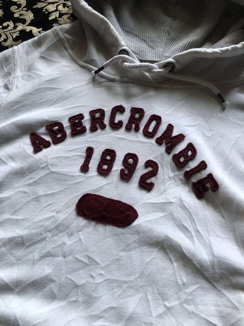 Abercrombie & Fitch pull over hoodie (Category: Others Tops) located in Dipolog. Submitted by sellgoodsitem_2k23 (Listing ID 1470518272, Image 2). Description: Size:Large Dimes:20.5x25 Need wash Goodcondition .