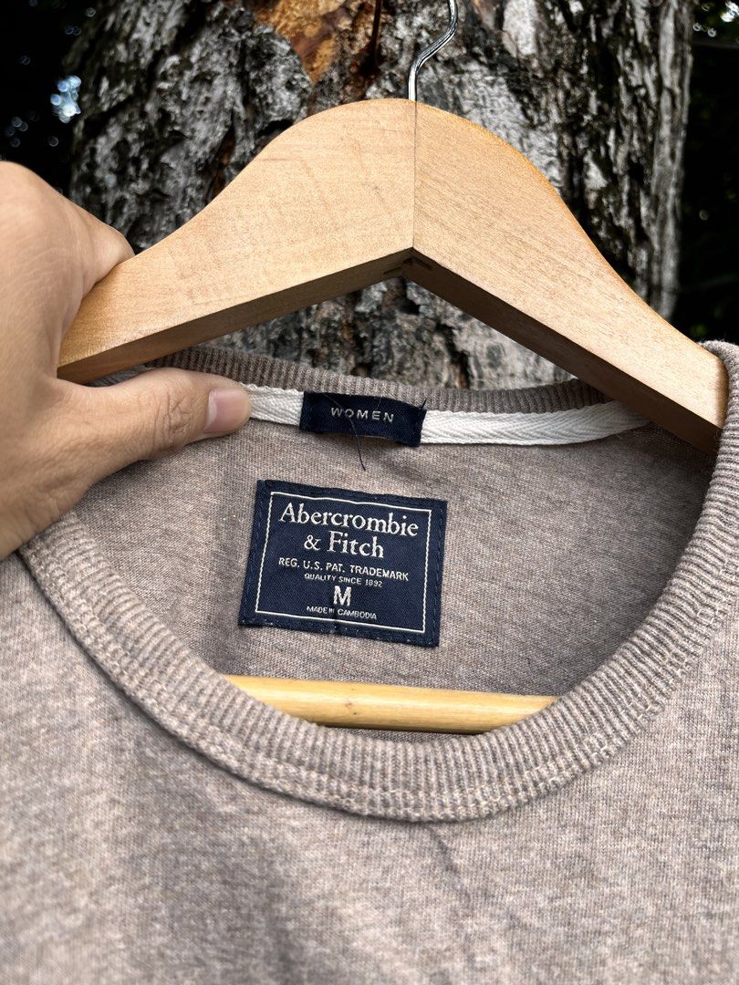 Abercrombie shirt (Category: Activewear) located in Sagay. Submitted by jan_arvene (Listing ID 1470463809, Image 3). Description: 📌 Abercrombie Size medium for wmns Good condition and color rate No issues Mine : 359 Plus sf Pm.