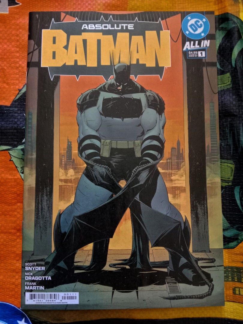 Absolute Batman # 1 Cover A first print (Category: Comics & Manga) located in Paranaque City. Submitted by oneirosrlmm (Listing ID 1470387923, Image 1). Description: selling my Absolute Batman cover A first print for 17,500 pesos. (NM).