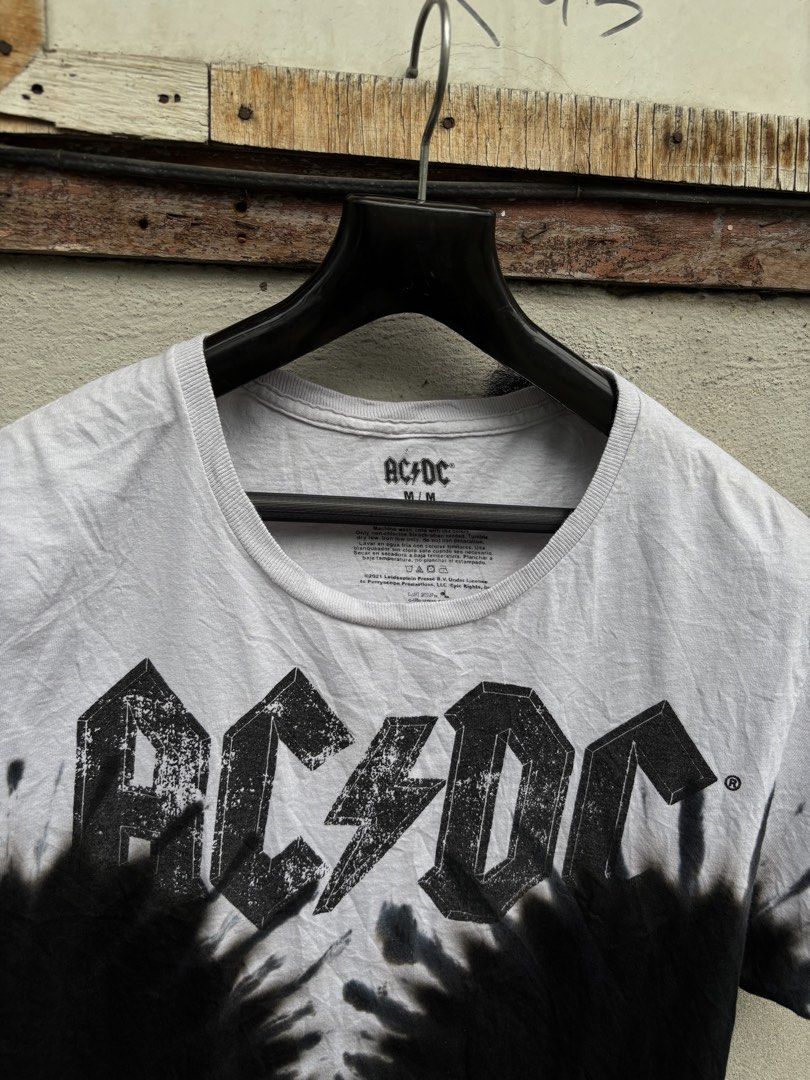 AC/DC Shirt Size - Medium (Category: Tshirts & Polo Shirts ) located in Cagayan de Oro. Submitted by rare.theory (Listing ID 1470365833, Image 2). Description: Size on tag: Medium Dimensions: W-20 / L-27 Condition: Excellent Color rate: 9.5/10 · Minimal pinhole Mine: ₱450 + (sf) Loc: Iligan City, Mindanao. (CAN SHIP NATIONWIDE)✈️🇵🇭.