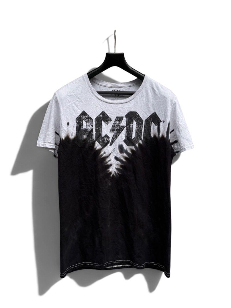 AC/DC Shirt Size - Medium (Category: Tshirts & Polo Shirts ) located in Cagayan de Oro. Submitted by rare.theory (Listing ID 1470365833, Image 1). Description: Size on tag: Medium Dimensions: W-20 / L-27 Condition: Excellent Color rate: 9.5/10 · Minimal pinhole Mine: ₱450 + (sf) Loc: Iligan City, Mindanao. (CAN SHIP NATIONWIDE)✈️🇵🇭.