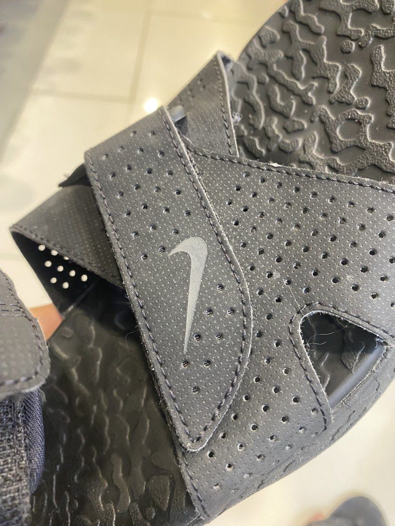 Acg (Category: Slippers & Slides) located in Manila. Submitted by hell_market (Listing ID 1470416931, Image 3). Description: .