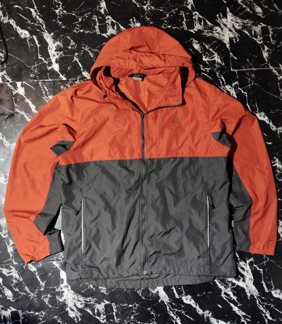 ACG WINDBREAKER (Category: Coats, Jackets and Outerwear) located in Hinigaran. Submitted by formalwear.ph (Listing ID 1470409187, Image 2). Description: WTS 📌📌📌 •(ACG WINDBREAKER)• •Excellent Condition •Size- XL or Large •Dimes- 22.5 by 27 •Cr -9.8/10 •Flaws- Nike logo fade and Rubber ng puller •Color may vary due to lightings •Very Presentable to weaR PHP 📥+ sf Affordable ✅ NOTE : If interested kindly message me directly bcause my account is