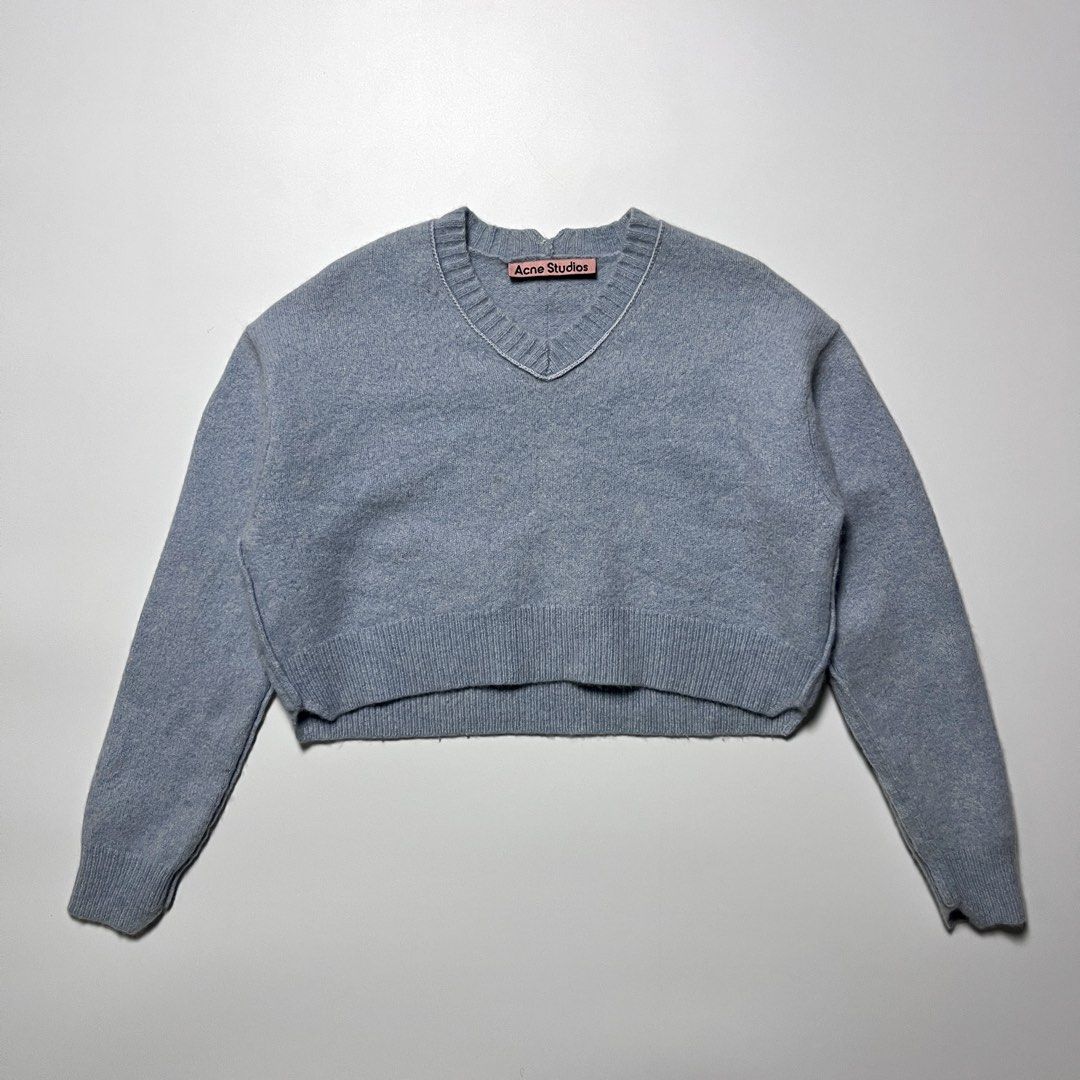 Acne Studios Cashmere Sweater (Category: Coats, Jackets and Outerwear) located in Cebu City. Submitted by franceuy (Listing ID 1470472330, Image 1). Description: Excellent Condition No Issue W-18.5 L-14 SRP: 27,000 PHP Color rate: 10/10 Cebu City📍.