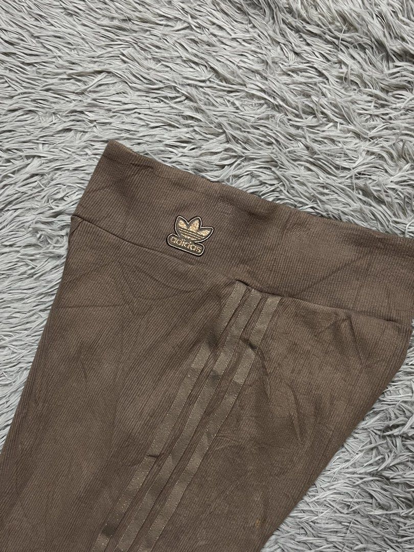 Adidas Active Bottoms (Category: Activewear) located in Dipolog. Submitted by krstnagnis98 (Listing ID 1470350159, Image 1). Description: Adidas Active Bottoms S-M Authentic Like new .