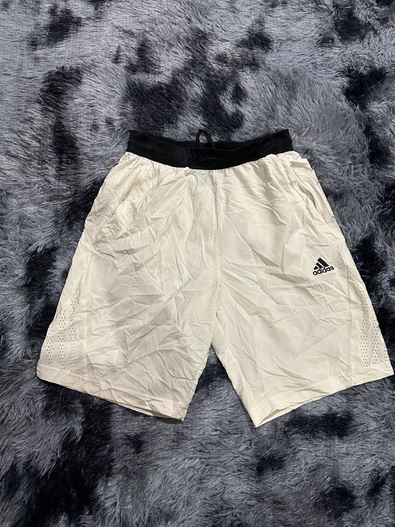 Adidas Athletic Shorts White Black Size S (Category: Shorts) located in Iba. Submitted by thriftcoyan (Listing ID 1470495074, Image 1). Description: -Adidas Athletic shorts -size Small -size 29-31 -Length 19 -Like new Condition.