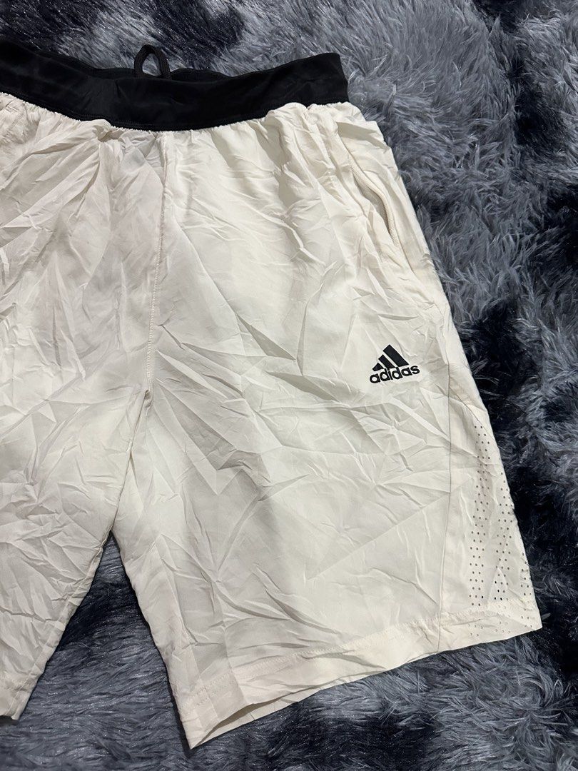 Adidas Athletic Shorts White Black Size S (Category: Shorts) located in Iba. Submitted by thriftcoyan (Listing ID 1470495074, Image 2). Description: -Adidas Athletic shorts -size Small -size 29-31 -Length 19 -Like new Condition.
