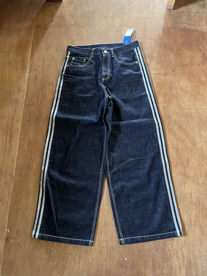 Adidas baggy pants (Category: Jeans) located in San Simon. Submitted by wegintal (Listing ID 1470370356, Image 2). Description: Brandnew adidas raw denim baggy pants Not thrifted Waist: 34 Length: 42 hem:11.5 ₱4500+sf.