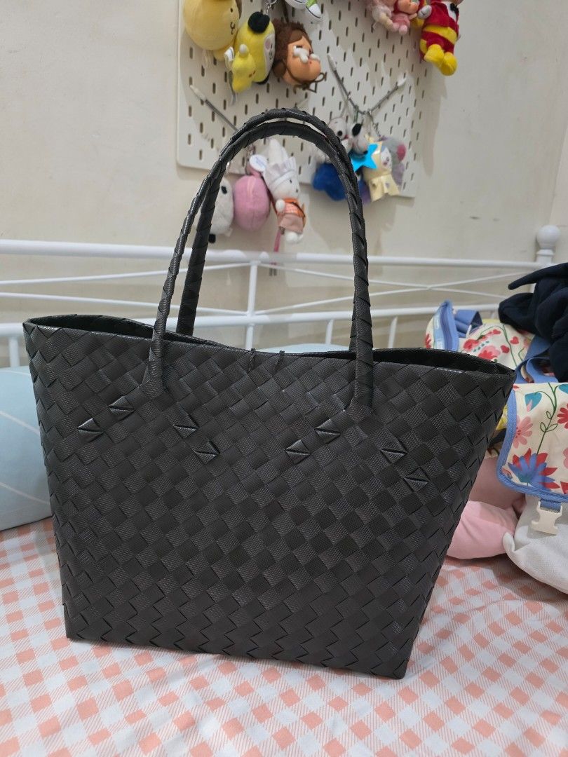 Adidas Bayongciaga (Category: Tote Bags) located in Antipolo. Submitted by pinkpandascloset (Listing ID 1470352572, Image 2). Description: - Brand new with original tags attached - Chic black and white woven design with a two-tone checked lower pattern and solid black upper - Comfortable braided handles and a structured rectangular base - Spacious roomy main compartment for everyday essentials - Never used and in pristine condition ✨️Weekend Decl