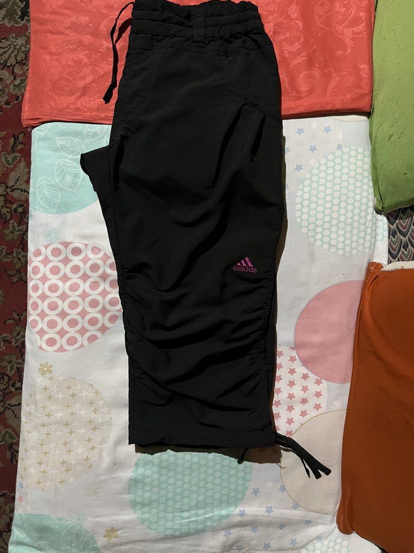 Adidas capri pants (Category: Activewear) located in Manila. Submitted by thrift_mo_kuys (Listing ID 1470555731, Image 2). Description: .