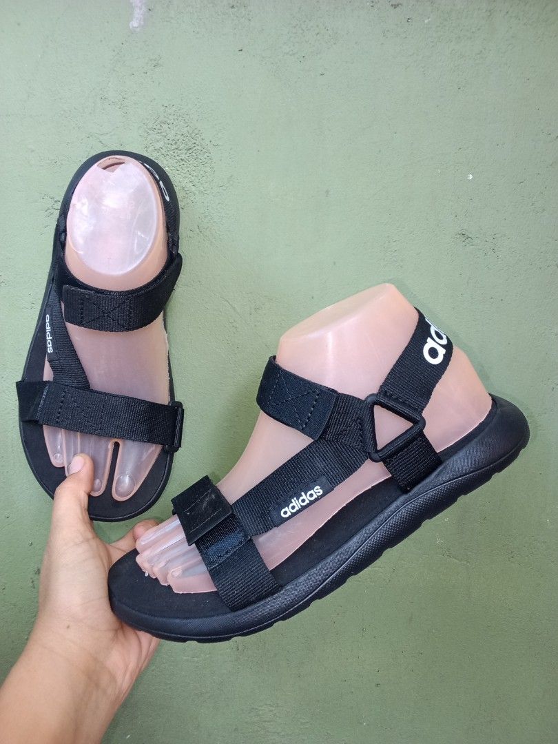 Adidas comfort sandals (Category: Flats & Sandals) located in General Santos City (Dadiangas). Submitted by ukayonlineshoppe (Listing ID 1470479270, Image 1). Description: ukay but brand new condition.