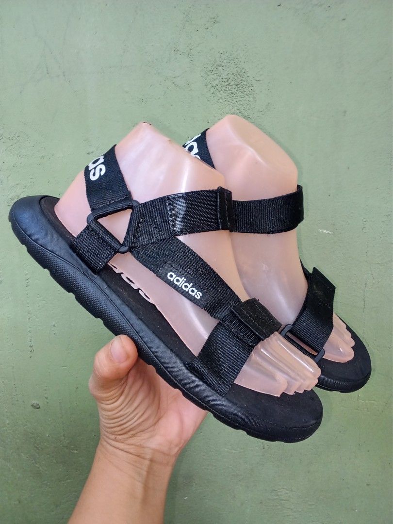 Adidas comfort sandals (Category: Flats & Sandals) located in General Santos City (Dadiangas). Submitted by ukayonlineshoppe (Listing ID 1470479270, Image 3). Description: ukay but brand new condition.