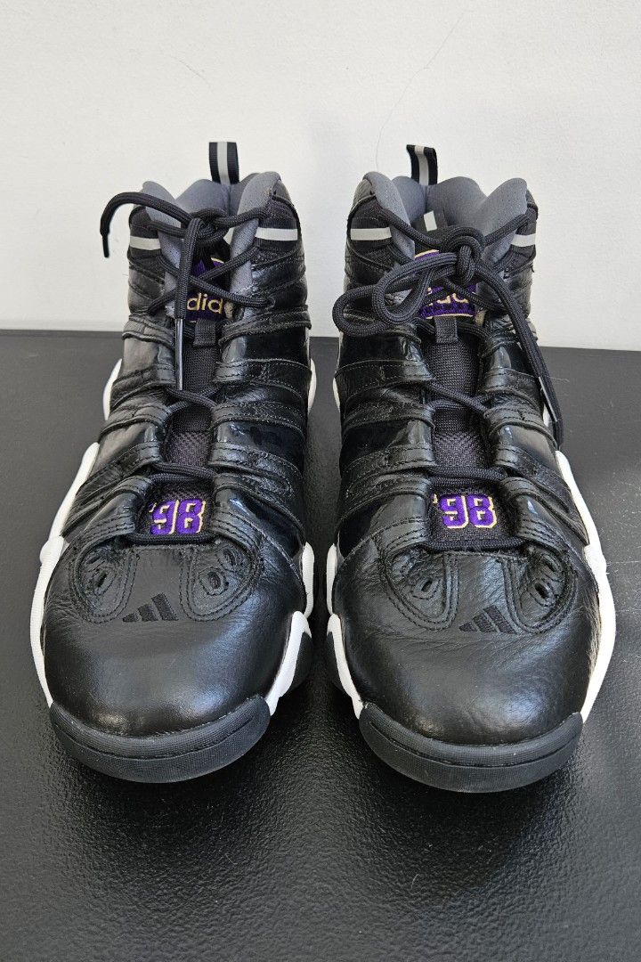 Adidas Crazy 8 Kobe Bryant (Category: Sneakers) located in Quezon City. Submitted by oldbridgecycles (Listing ID 1470360447, Image 1). Description: Original! adidas Crazy 8 slightly used no box check issue on last photo.
