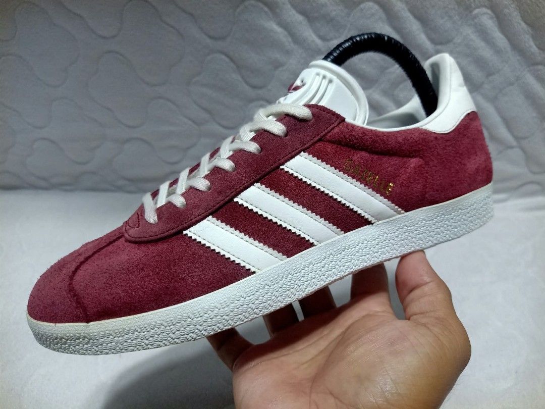 ADIDAS GAZELLE💥 (Category: Sneakers) located in Cebu City. Submitted by urbantreasures.101 (Listing ID 1470367202, Image 2). Description: ORIGINAL 💯 PRELOVED , SECONDHAND👟 ADIDAS GAZELLE💥 US SIZE 7 MEN EUR SIZE 40 25CM EXCELLENT CONDITION 1100 ONLY✨ CLICK THE PICTURE FOR DETAILS CAN SHIP NATIONWIDE PERO PWEDE COD KUNG CEBU AREA📌 MESSAGE ME FOR MORE DETAILS 😊🙏.