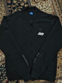 (Category: ) located in . Submitted by thriftwear8 (Listing ID 1470357858, Image 1). Description: .