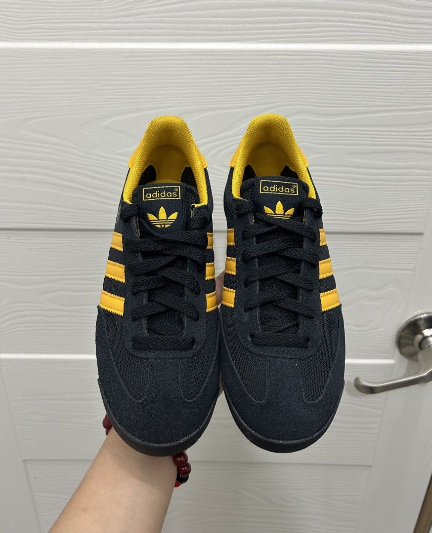 Adidas R71 Reverse Kill Bill (Category: Sneakers) located in Caloocan City. Submitted by annegarciichua (Listing ID 1470453128, Image 2). Description: (PERSONAL PAIR) Used once only Adidas R71 "Reverse Kill Bill" (Men) US 4 1/2 (Women) US 5.5 💯 % Legit! ❌ NO BOX (Tinapon ko na) ✅ Adidas Paper Bag RFS: Bawas shoes na di na nagagamit ^^.