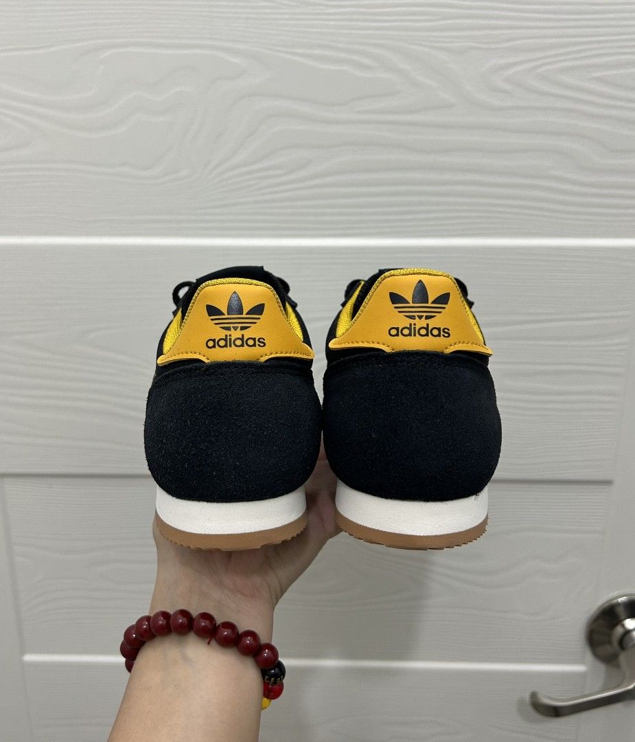 Adidas R71 Reverse Kill Bill (Category: Sneakers) located in Caloocan City. Submitted by annegarciichua (Listing ID 1470453128, Image 3). Description: (PERSONAL PAIR) Used once only Adidas R71 "Reverse Kill Bill" (Men) US 4 1/2 (Women) US 5.5 💯 % Legit! ❌ NO BOX (Tinapon ko na) ✅ Adidas Paper Bag RFS: Bawas shoes na di na nagagamit ^^.