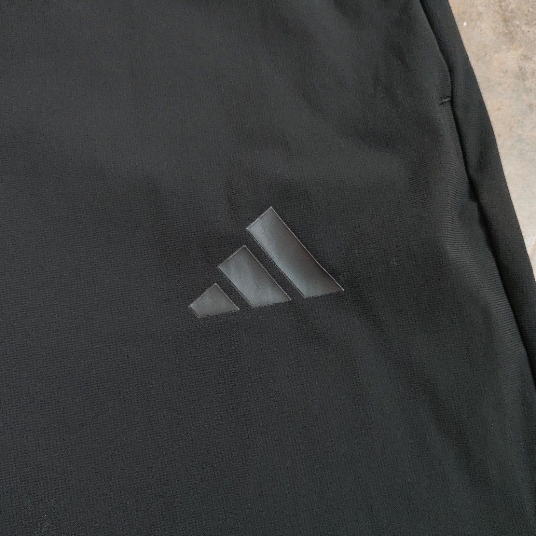 Adidas Shorts (Category: Shorts) located in Rosales. Submitted by kudoscache (Listing ID 1470512996, Image 2). Description: - Brand: Adidas - Waist: 31-36 | Length: 20.5 - Color: Black - slightly nego payment: maribank / gotyme courier: J&T.