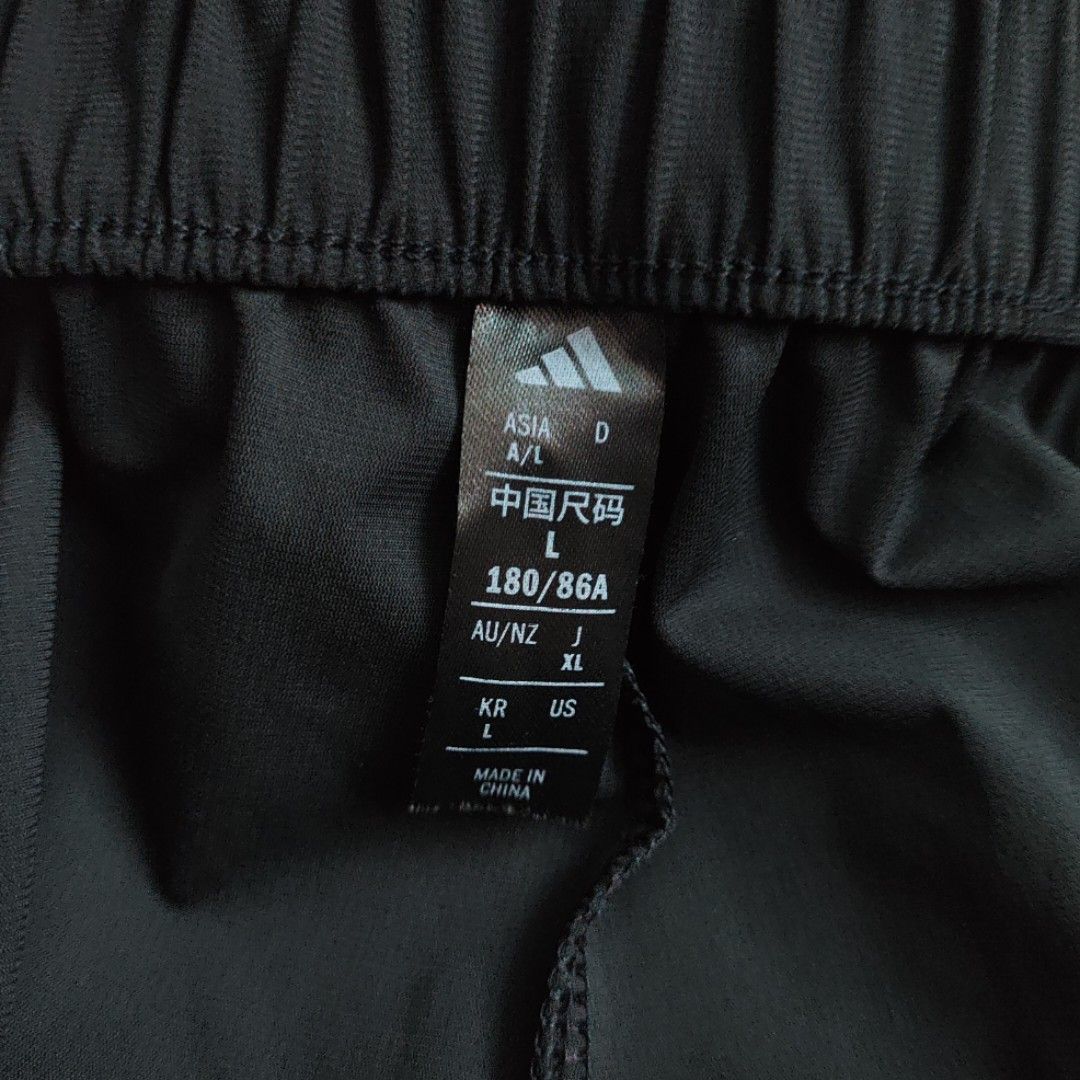 Adidas Shorts (Category: Shorts) located in Rosales. Submitted by kudoscache (Listing ID 1470512996, Image 3). Description: - Brand: Adidas - Waist: 31-36 | Length: 20.5 - Color: Black - slightly nego payment: maribank / gotyme courier: J&T.