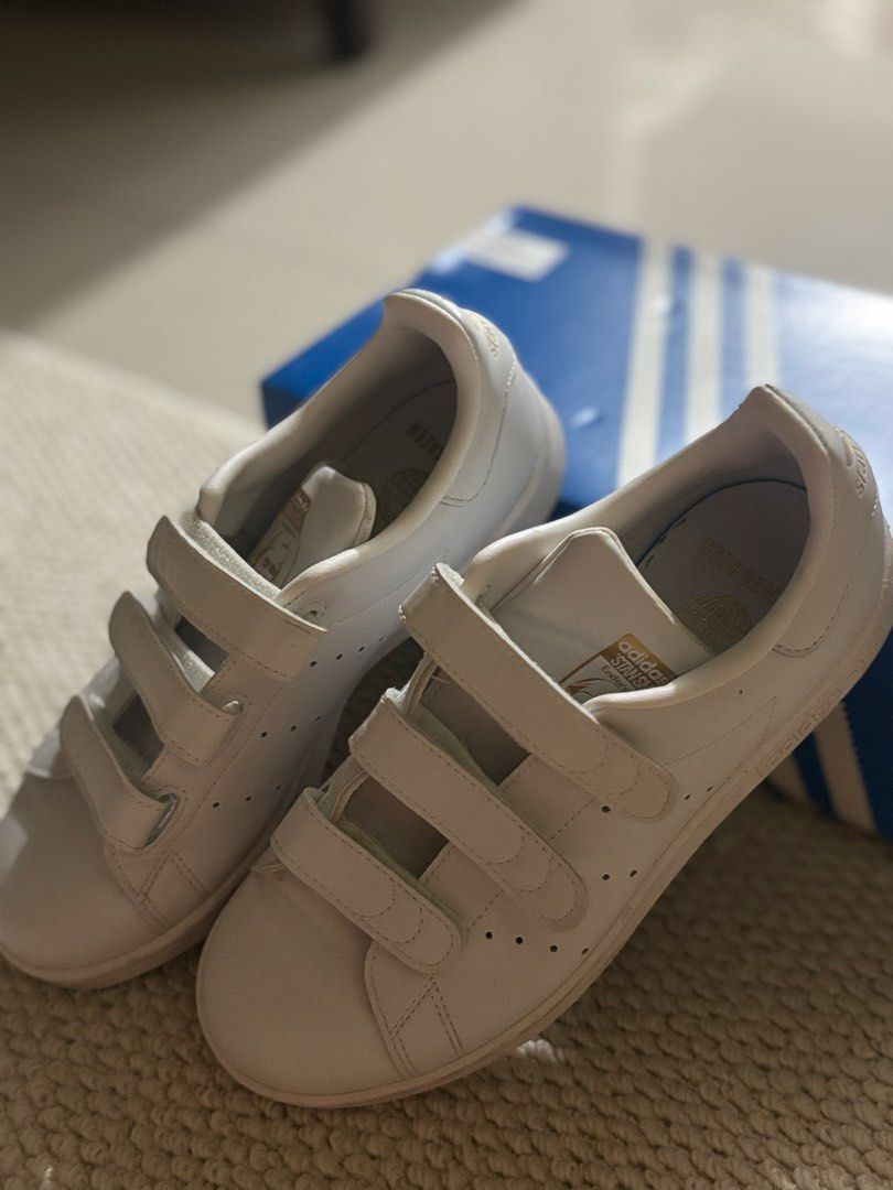 Adidas Stan Smith CF (Category: Sneakers & Footwear) located in Pasay City. Submitted by nymodig (Listing ID 1470516309, Image 1). Description: Bought in Osaka, Japan 🇯🇵 Only used twice during my trip after my rubber shoes broke. ✨ Very good condition ✨ Minimal signs of use ✨ Well-maintained and ready for a new owner! Men size 4.5 Women size 6.
