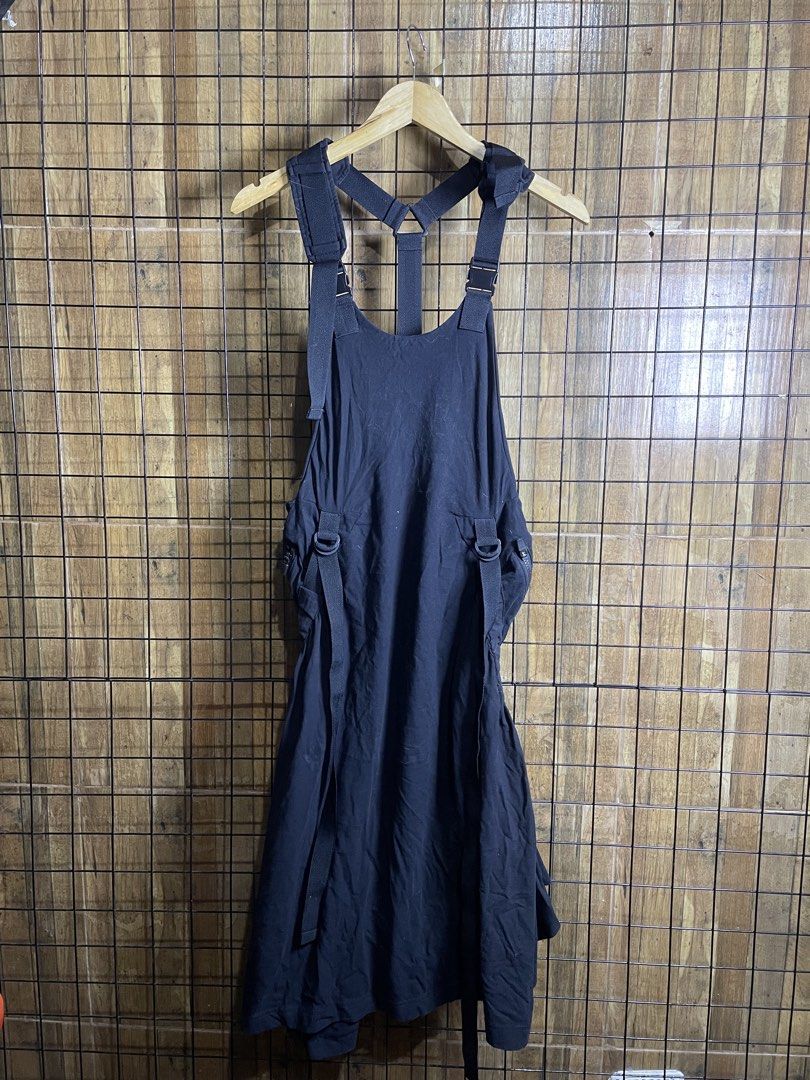 Adidas Y3 utility dress (Category: Dresses) located in Pateros City. Submitted by toogood.mnl (Listing ID 1470523832, Image 2). Description: Adidas Y3 utility dress Size medium No issue Excellent condition .