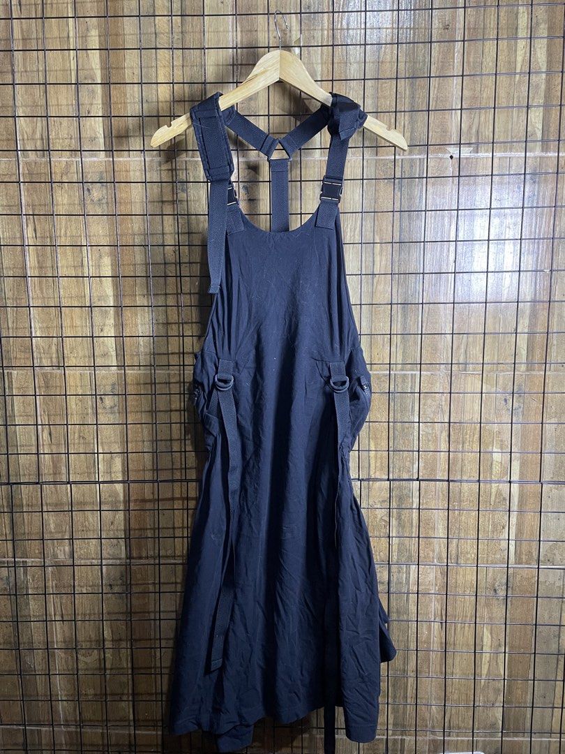 Adidas Y3 utility dress (Category: Dresses) located in Pateros City. Submitted by toogood.mnl (Listing ID 1470523832, Image 3). Description: Adidas Y3 utility dress Size medium No issue Excellent condition .