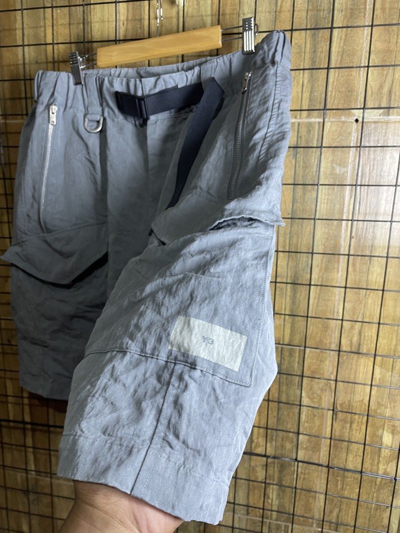Adidas Y3 utility short (Category: Shorts) located in Pateros City. Submitted by toogood.mnl (Listing ID 1470523446, Image 2). Description: Adidas Y3 utility short W-34 L-25 Leg opening-15 No issue Excellent condition .